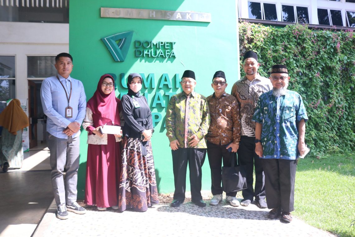 Alumni Keluarga Muslim City Bank Kunjungi RST DD